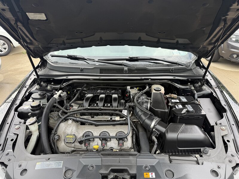 2011 Ford Taurus SEL - Photo 12 - Pittsburgh, PA 15226