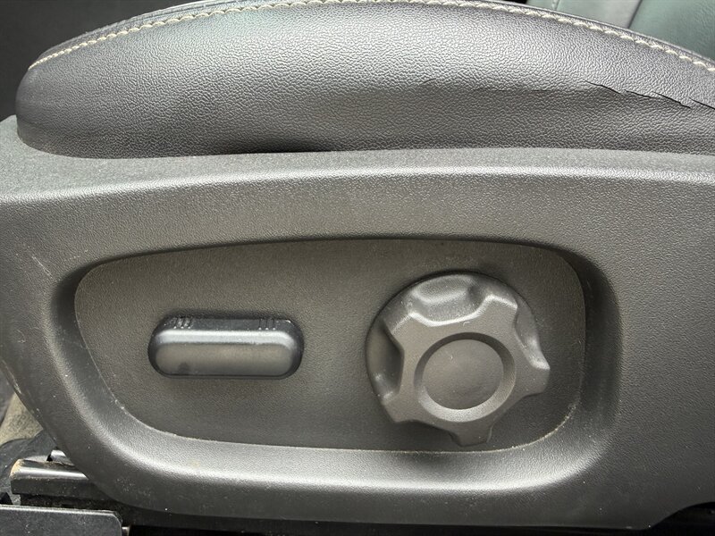 2011 Ford Taurus SEL - Photo 21 - Pittsburgh, PA 15226