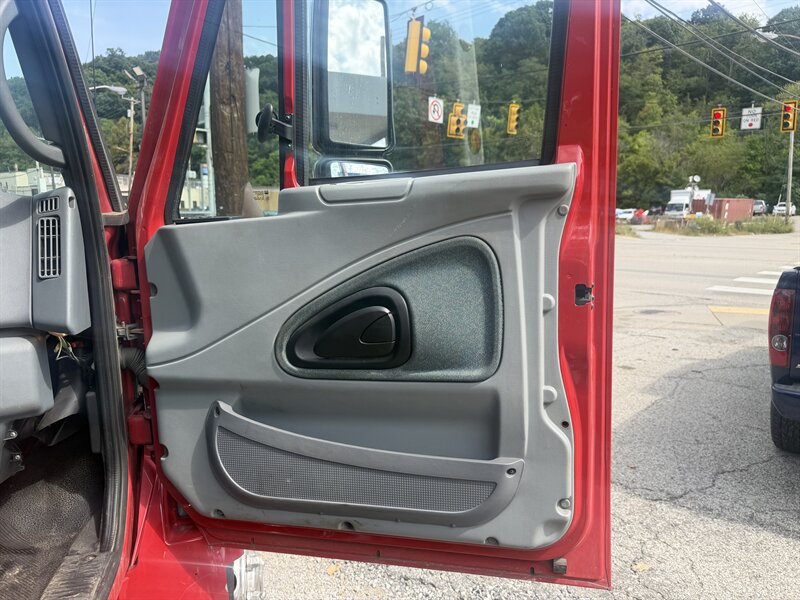2007 International DuraStar 4300 DuraStar 4000 series - Photo 32 - Pittsburgh, PA 15226