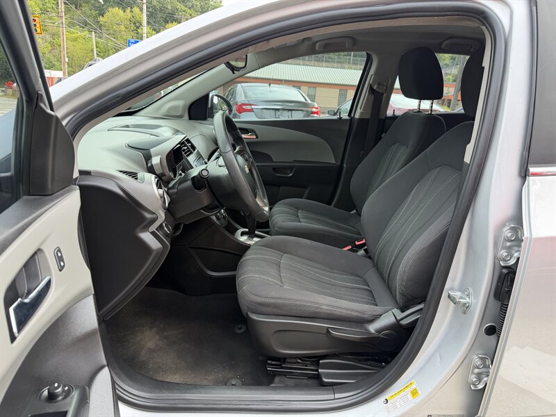 2015 Chevrolet Sonic LT Auto - Photo 18 - Pittsburgh, PA 15226