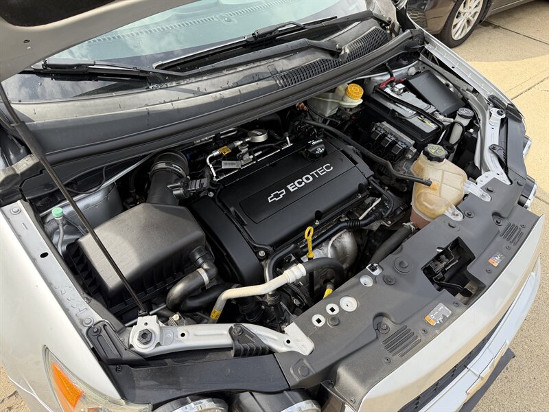 2015 Chevrolet Sonic LT Auto - Photo 12 - Pittsburgh, PA 15226