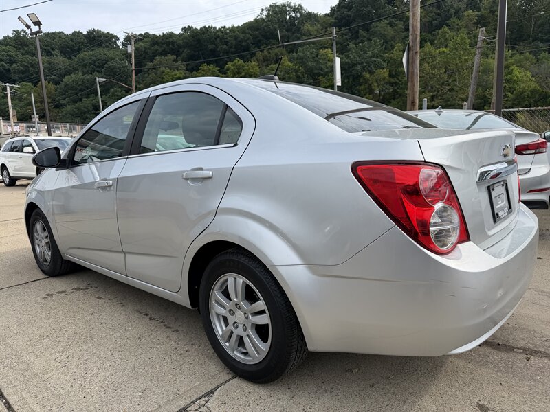 2015 Chevrolet Sonic LT Auto - Photo 2 - Pittsburgh, PA 15226