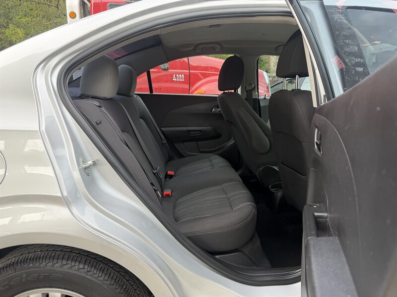 2015 Chevrolet Sonic LT Auto - Photo 27 - Pittsburgh, PA 15226