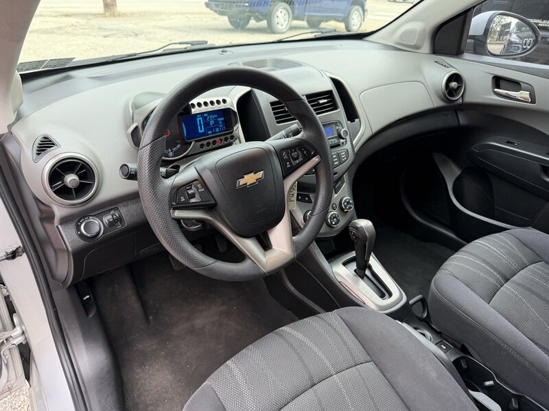 2015 Chevrolet Sonic LT Auto - Photo 16 - Pittsburgh, PA 15226