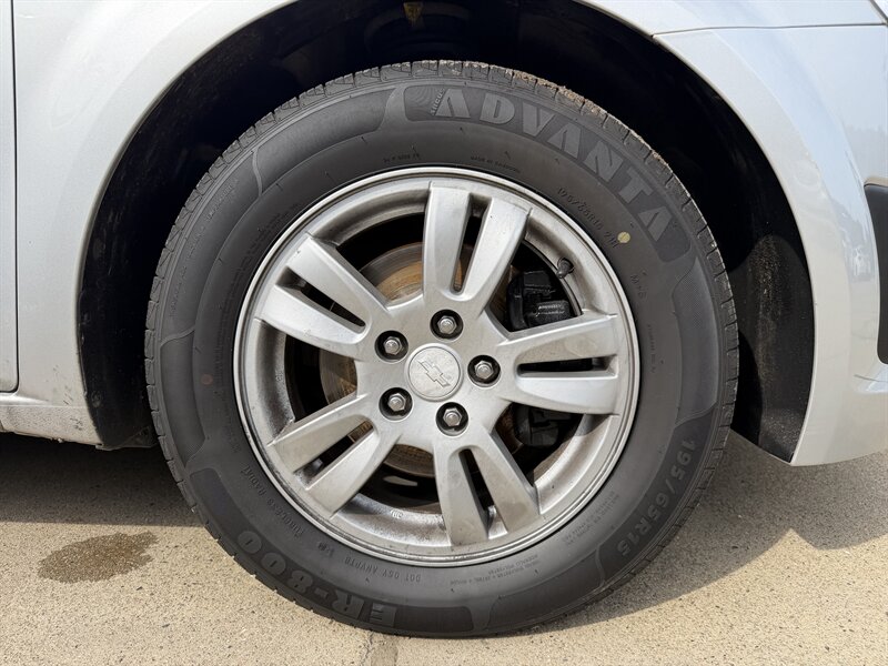 2015 Chevrolet Sonic LT Auto - Photo 9 - Pittsburgh, PA 15226