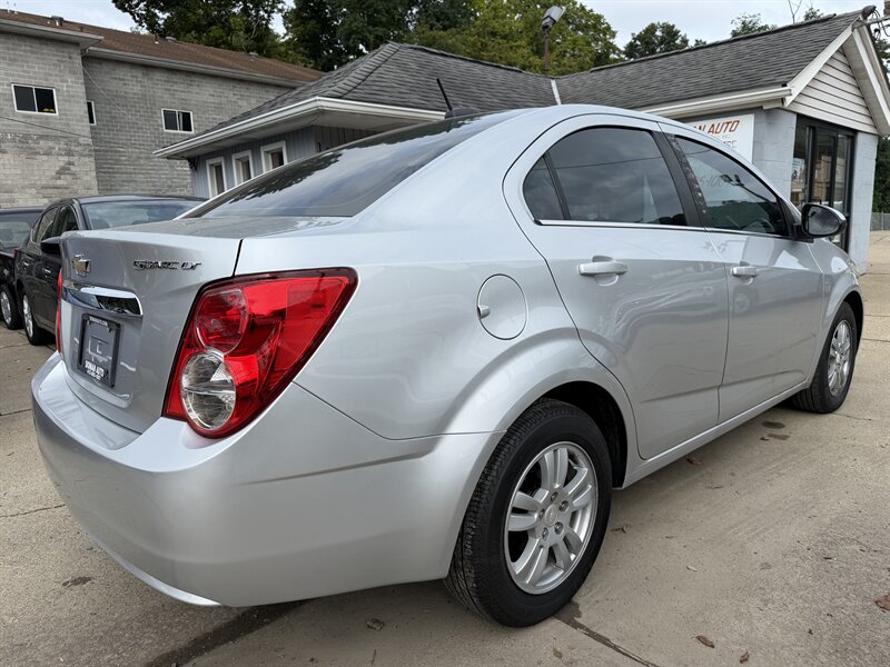 2015 Chevrolet Sonic LT Auto - Photo 4 - Pittsburgh, PA 15226