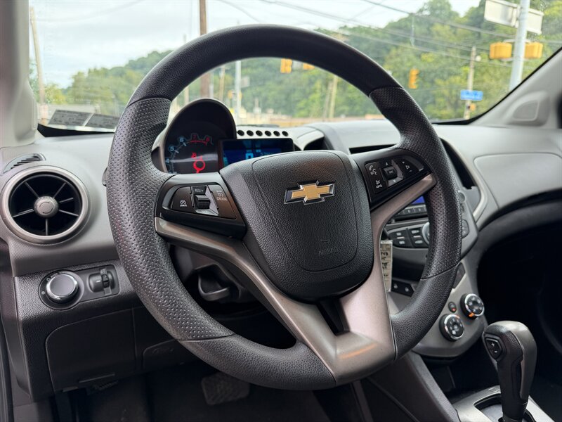 2015 Chevrolet Sonic LT Auto - Photo 17 - Pittsburgh, PA 15226