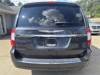 2014 Chrysler Town & Country Touring-L   - Photo 3 - Pittsburgh, PA 15226
