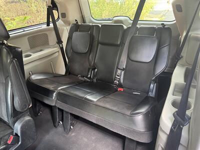 2014 Chrysler Town & Country Touring-L   - Photo 16 - Pittsburgh, PA 15226