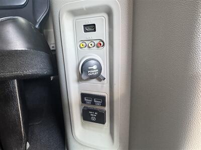 2014 Chrysler Town & Country Touring-L   - Photo 37 - Pittsburgh, PA 15226