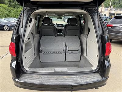 2012 Volkswagen Routan SEL   - Photo 14 - Pittsburgh, PA 15226