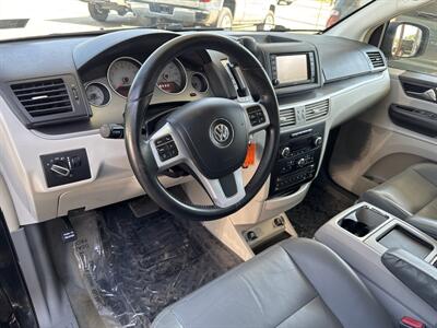 2012 Volkswagen Routan SEL   - Photo 5 - Pittsburgh, PA 15226