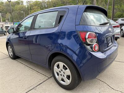 2013 Chevrolet Sonic LS Auto   - Photo 2 - Pittsburgh, PA 15226