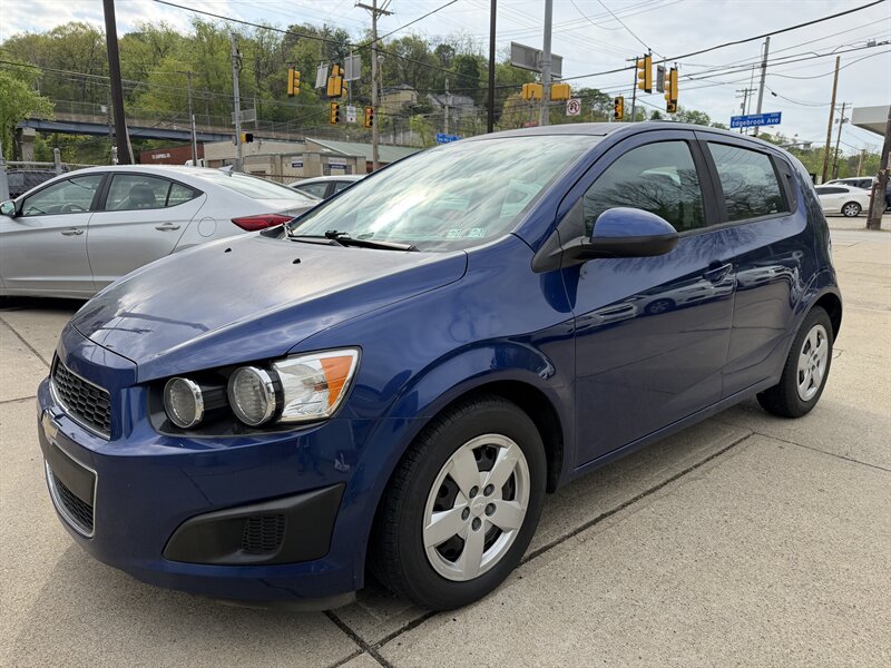 2013 Chevrolet Sonic LS Auto   - Photo 1 - Pittsburgh, PA 15226