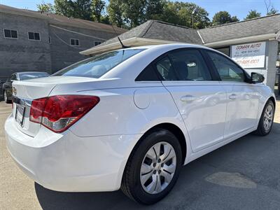 2012 Chevrolet Cruze LS   - Photo 4 - Pittsburgh, PA 15226