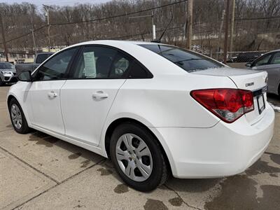 2013 Chevrolet Cruze LS Auto   - Photo 2 - Pittsburgh, PA 15226