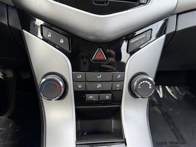 2013 Chevrolet Cruze LS Auto   - Photo 21 - Pittsburgh, PA 15226