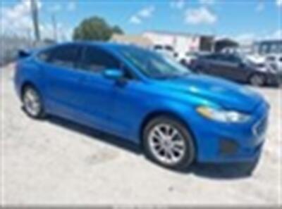 2020 Ford Fusion SE   - Photo 2 - Miami, FL 33150