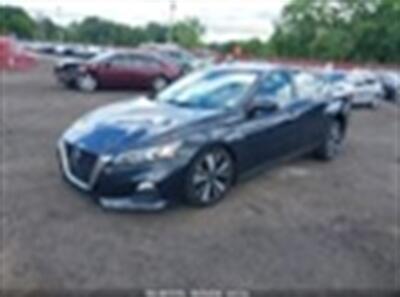 2022 Nissan Altima 2.5 SV Sedan