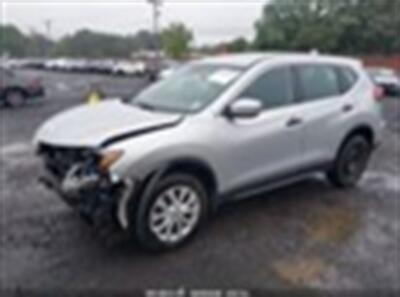 2019 Nissan Rogue S   - Photo 2 - Miami, FL 33150