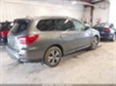 2020 Nissan Pathfinder S   - Photo 2 - Miami, FL 33150