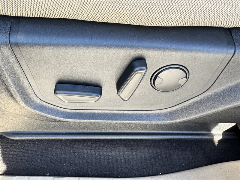 2019 Ford F-150 XLT   - Photo 13 - Hayes, VA 23072
