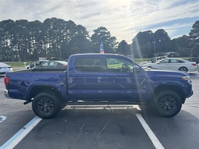 2022 Toyota Tacoma SR5 V6   - Photo 6 - Hayes, VA 23072