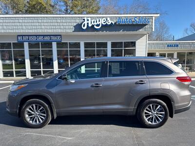 2019 Toyota Highlander XLE   - Photo 2 - Hayes, VA 23072