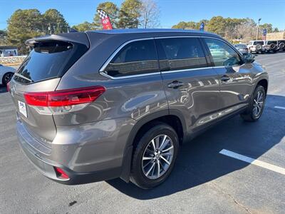 2019 Toyota Highlander XLE   - Photo 5 - Hayes, VA 23072