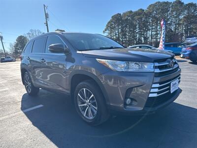 2019 Toyota Highlander XLE   - Photo 7 - Hayes, VA 23072