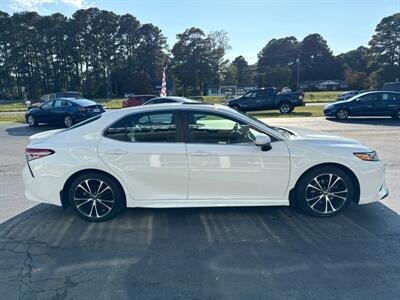 2018 Toyota Camry SE   - Photo 6 - Hayes, VA 23072