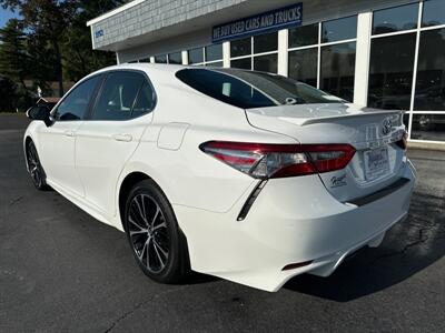 2018 Toyota Camry SE   - Photo 3 - Hayes, VA 23072