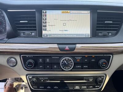 2017 Kia Cadenza Premium   - Photo 18 - Hayes, VA 23072