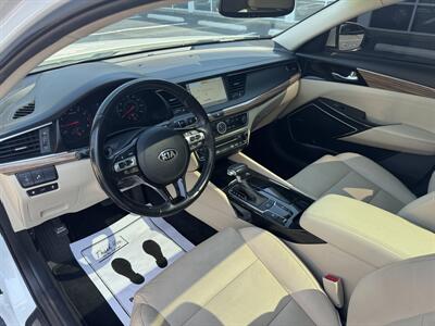 2017 Kia Cadenza Premium   - Photo 14 - Hayes, VA 23072