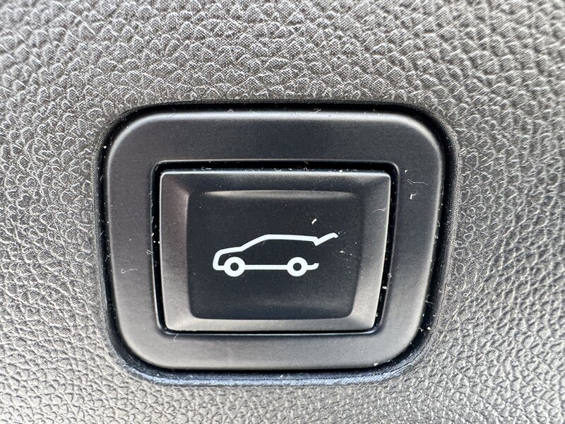 2022 Chevrolet Tahoe RST - Photo 19 - Hayes, VA 23072
