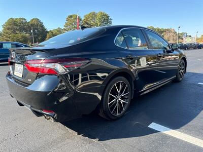 2021 Toyota Camry SE   - Photo 5 - Hayes, VA 23072