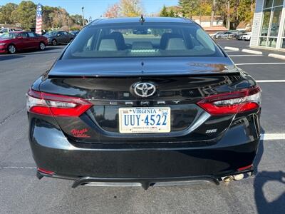 2021 Toyota Camry SE   - Photo 4 - Hayes, VA 23072