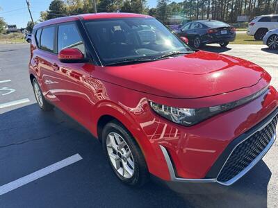 2023 Kia Soul LX - Photo 8 - Hayes, VA 23072