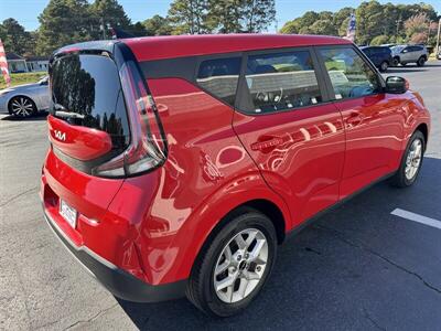 2023 Kia Soul LX - Photo 5 - Hayes, VA 23072