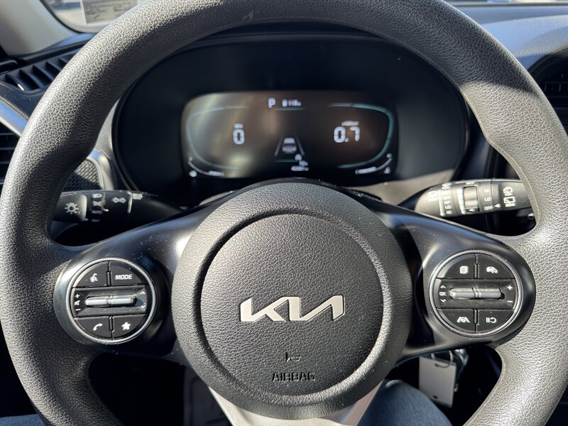 2023 Kia Soul LX   - Photo 18 - Hayes, VA 23072