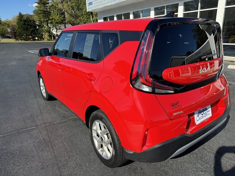 2023 Kia Soul LX - Photo 3 - Hayes, VA 23072