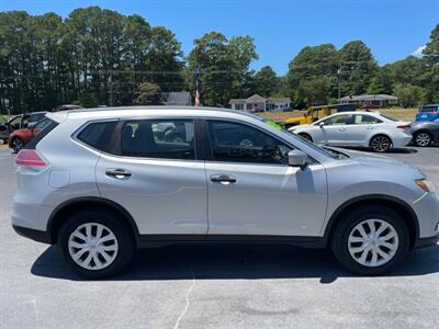 2016 Nissan Rogue S   - Photo 6 - Hayes, VA 23072