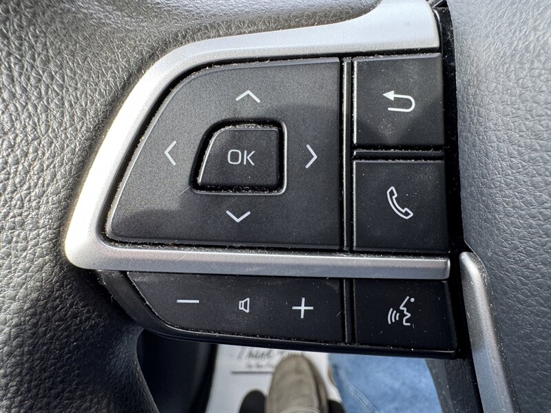 2021 Toyota Sienna LE 8-Passenger - Photo 23 - Hayes, VA 23072