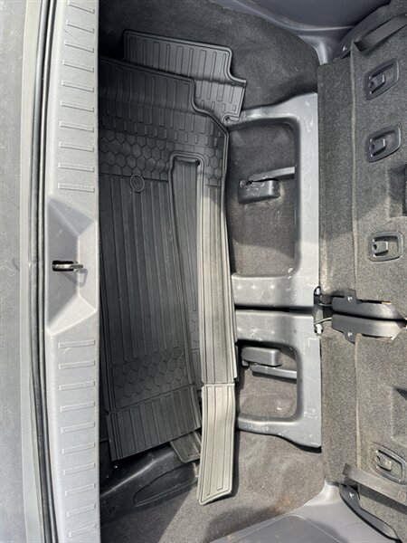 2021 Toyota Sienna LE 8-Passenger - Photo 13 - Hayes, VA 23072