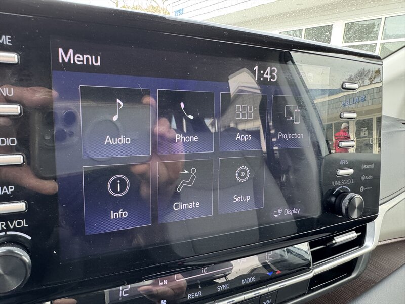 2021 Toyota Sienna LE 8-Passenger - Photo 27 - Hayes, VA 23072