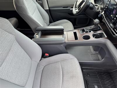 2021 Toyota Sienna LE 8-Passenger - Photo 15 - Hayes, VA 23072