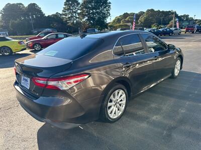 2019 Toyota Camry LE   - Photo 5 - Hayes, VA 23072