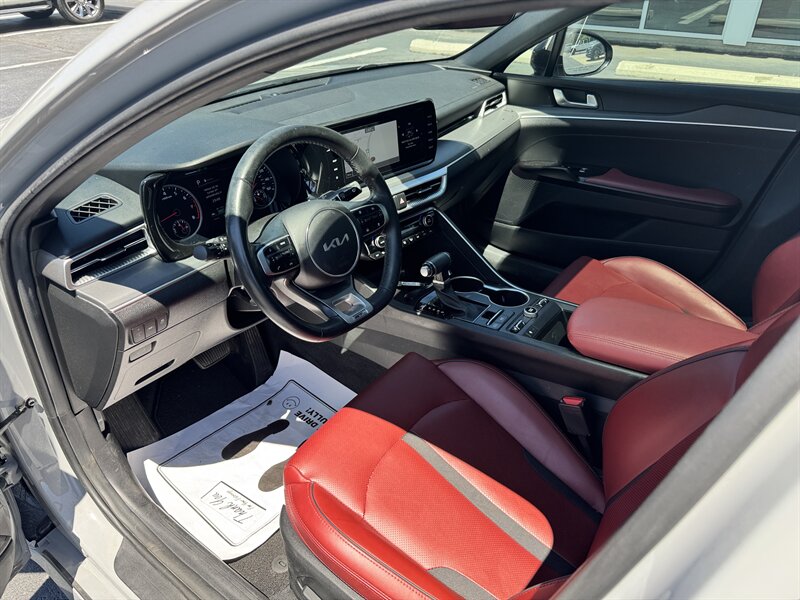 2024 Kia K5 GT-Line - Photo 11 - Hayes, VA 23072