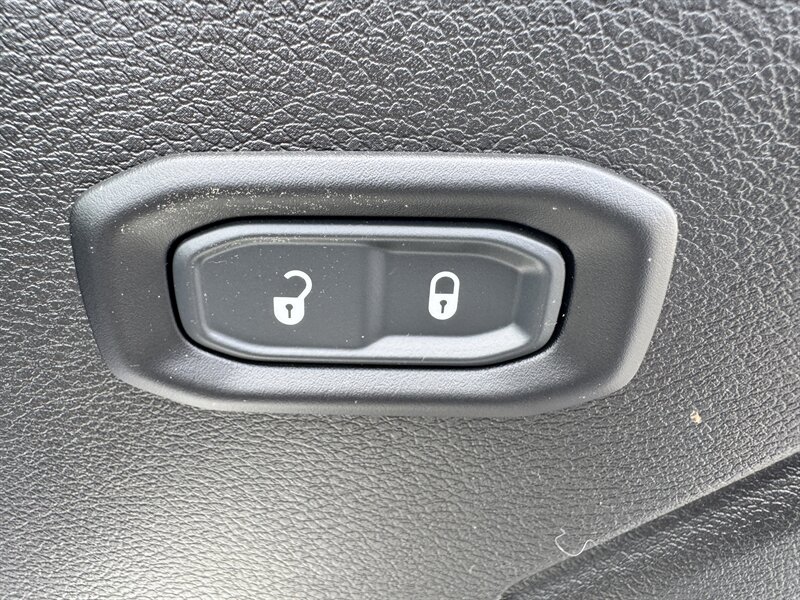 2023 Jeep Wrangler Willys 4xe - Photo 18 - Hayes, VA 23072