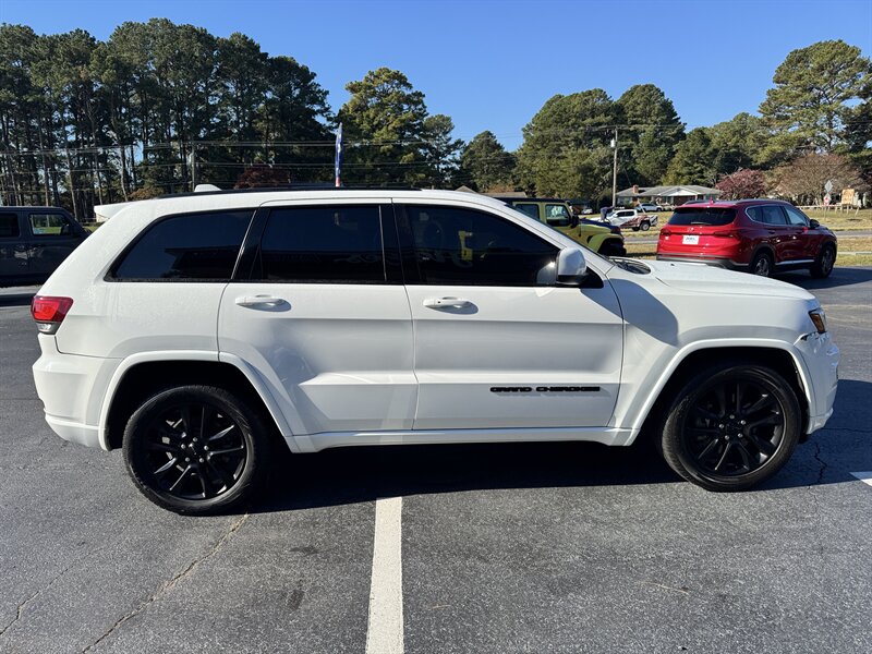 2021 Jeep Grand Cherokee Laredo X - Photo 6 - Hayes, VA 23072